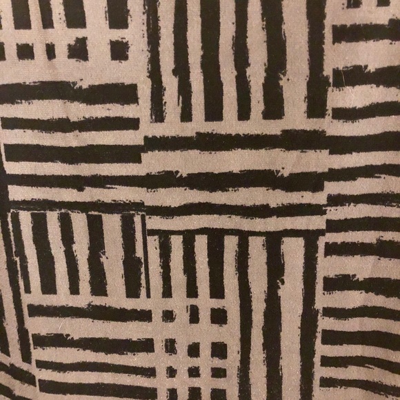 Black and Grey Irma Size Large - Picture 2 of 3